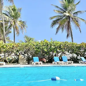  Apartment Kasa Ocean Breeze Beachfront Pool